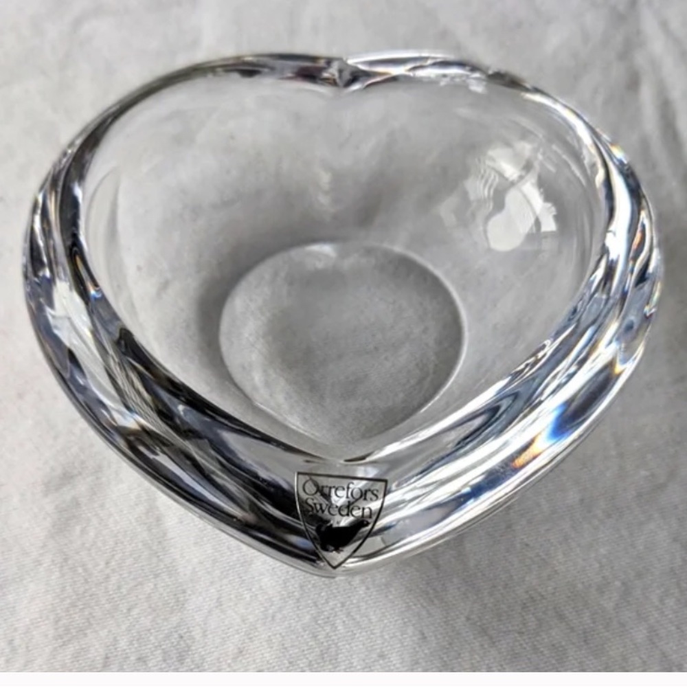 Orrefors Sweden Art Glass Amour Heart Shaped Crystal Bowl Dish Discontin…